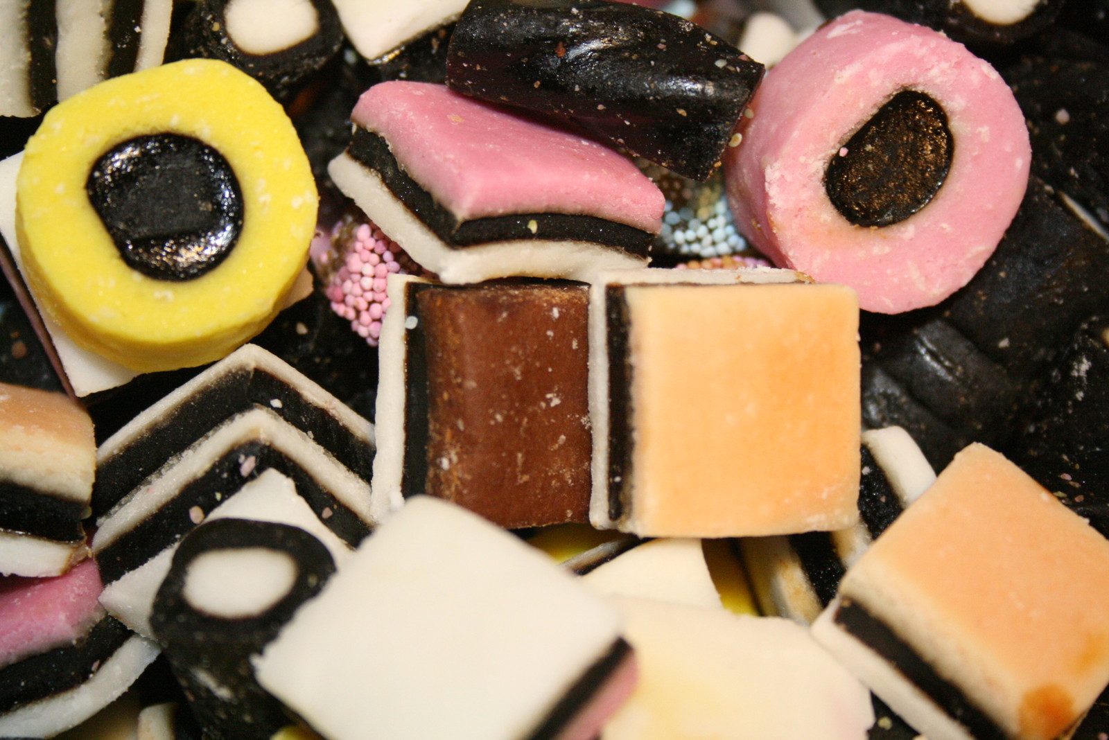 ENGLISH LICORICE ALLSORTS, 10LBS