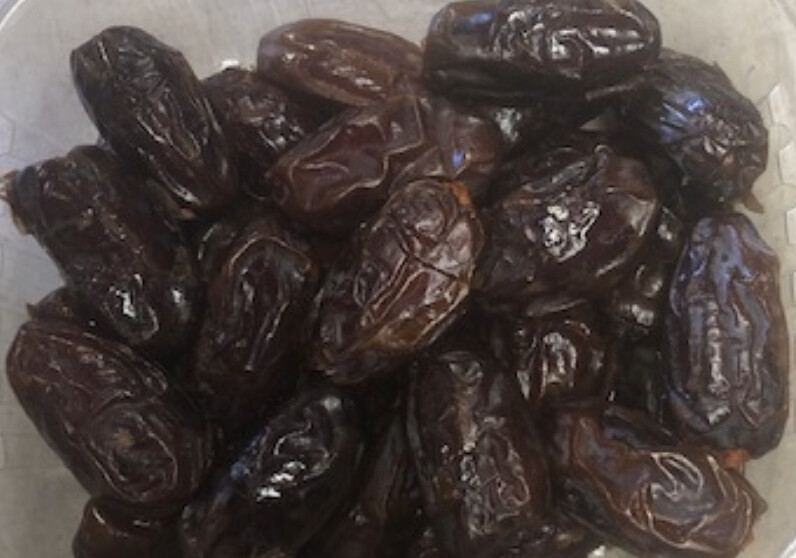 3 LB-MEDJOOL DATES. JUICY AND TASTY. CALIFORNIA FRESH DATES. FREE FAST SHIPPING