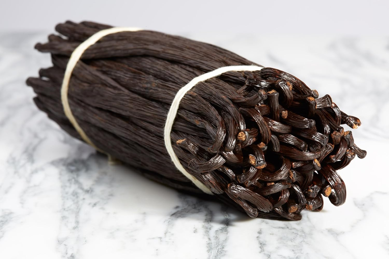 25 Grade B Vanilla Beans – Whole Vanilla Beans, Ideal for Making Vanilla Extract