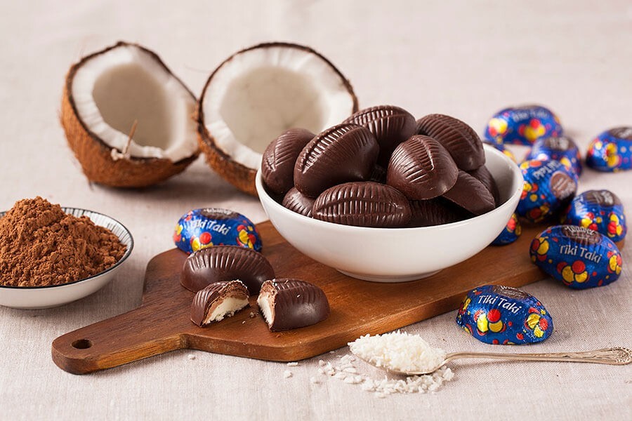 Wawel TIKI TAKI – Coconut – Nuts Filling Chocolate Box 2.20 kg / 77.60 oz
