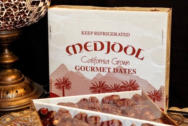 5LB MEDJOOL DATES.. TIGHT SKIN. CALIFORNIA FRESH DATES. FREE FAST SHIPPING.
