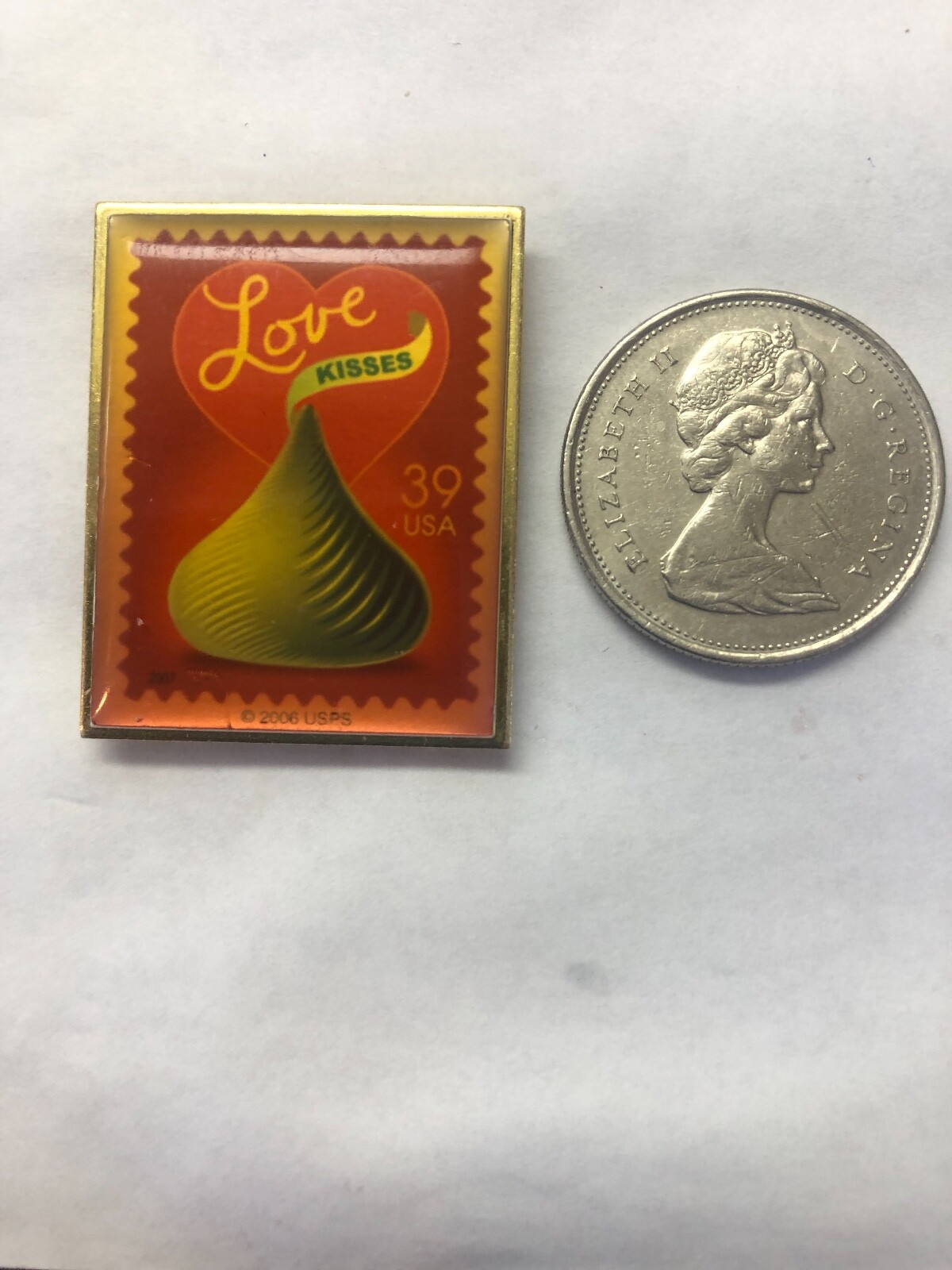 United States 39 CENT STAMP HERSHEY COMPANY 2006 LOVE METAL LAPEL PIN
