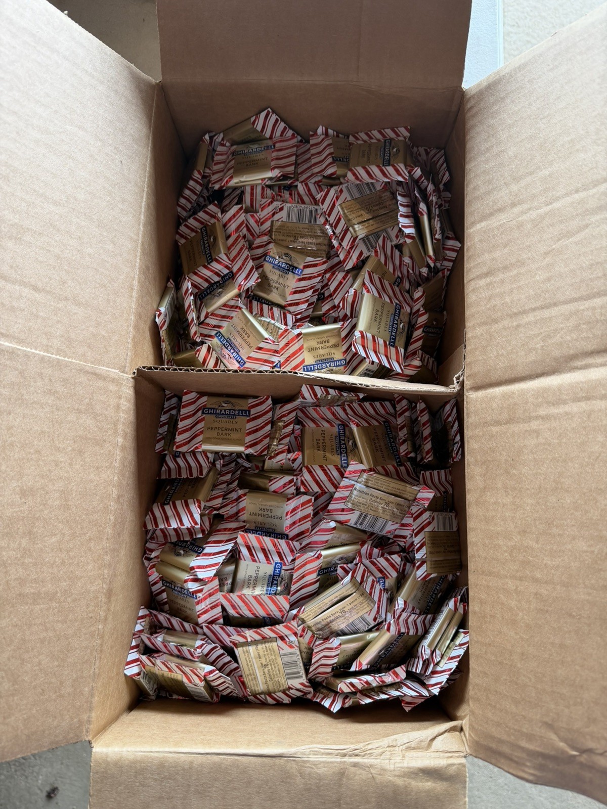 Ghirardelli PEPPERMINT BARK Milk Chocolate Squares-540 Pcs Bulk PLEASE READ
