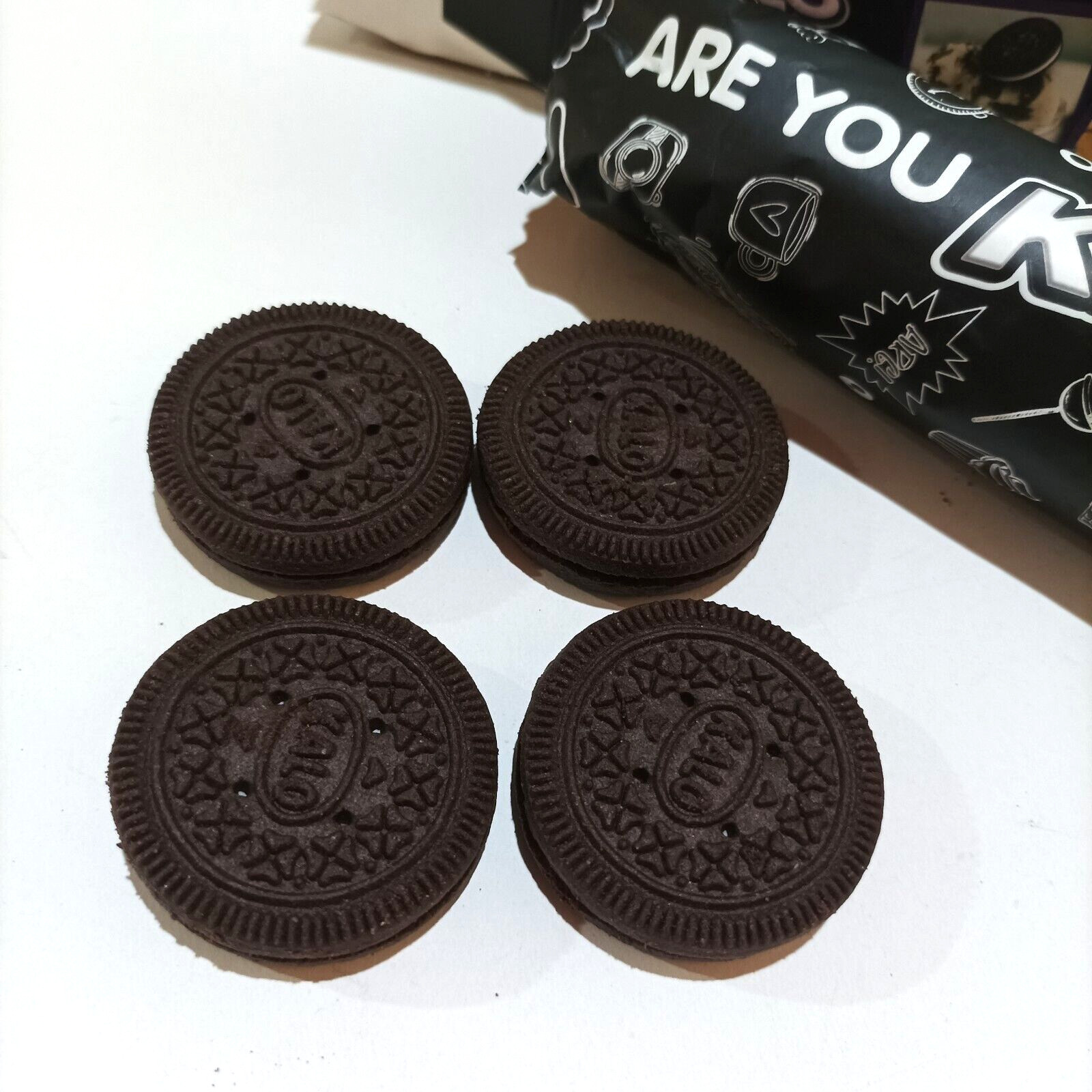 CHOCOLATE Biscuit With Ceylon Munchee KALO Vanilla Flavored Creamy CENTER New