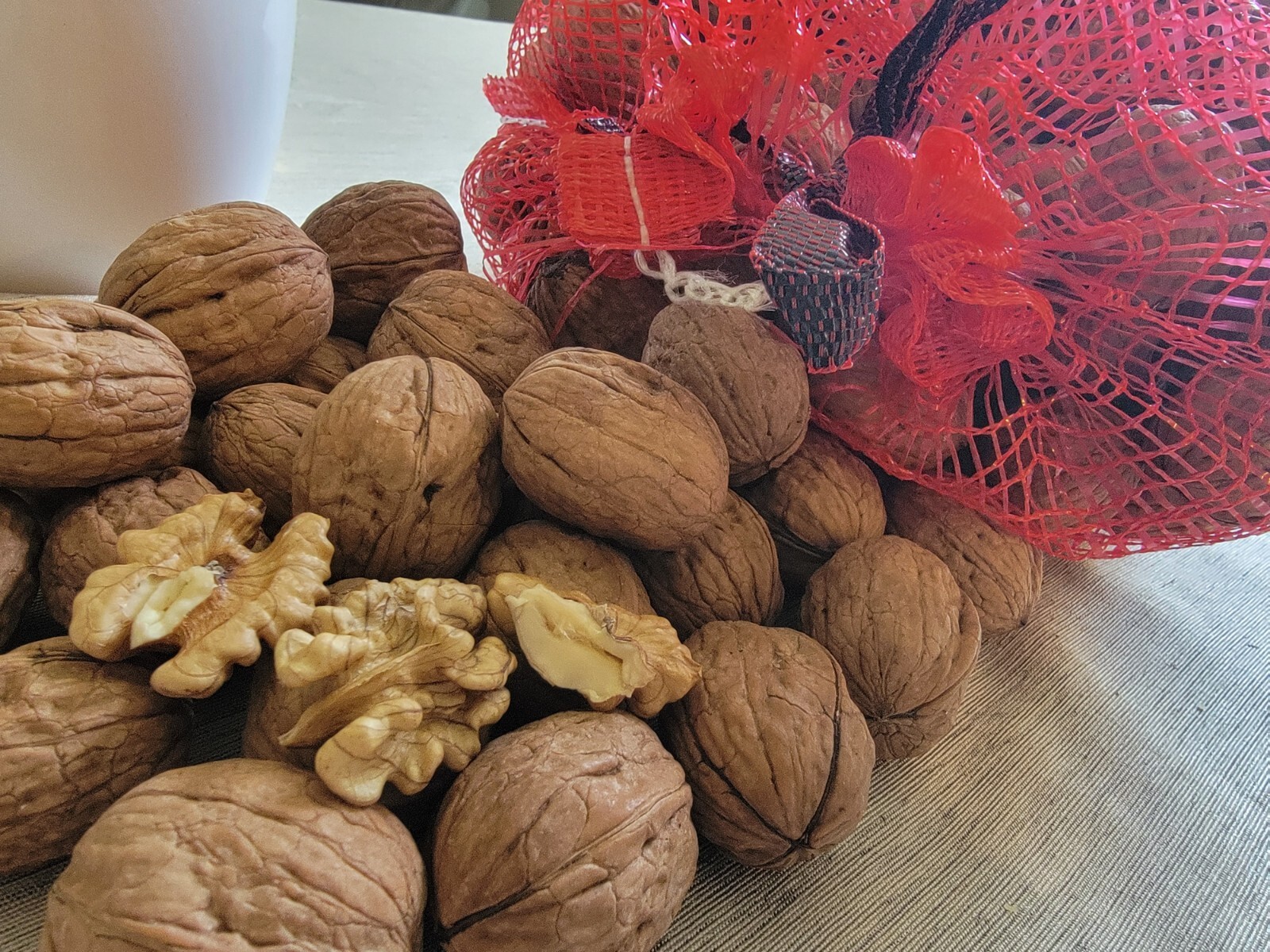 California Raw Shelled Walnuts Halves & Pieces Bulk Size Lots* 1 3 5 10 20+ LBS
