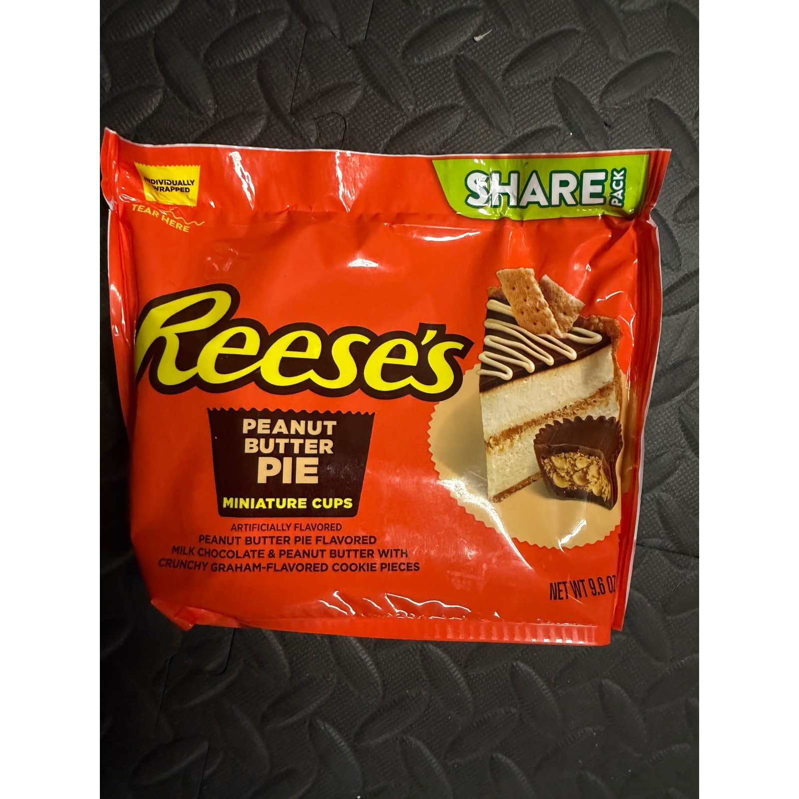 Reese’s Peanut Butter Pie Miniature Cups 9.6 oz Share Pack Limited Edition 5/26