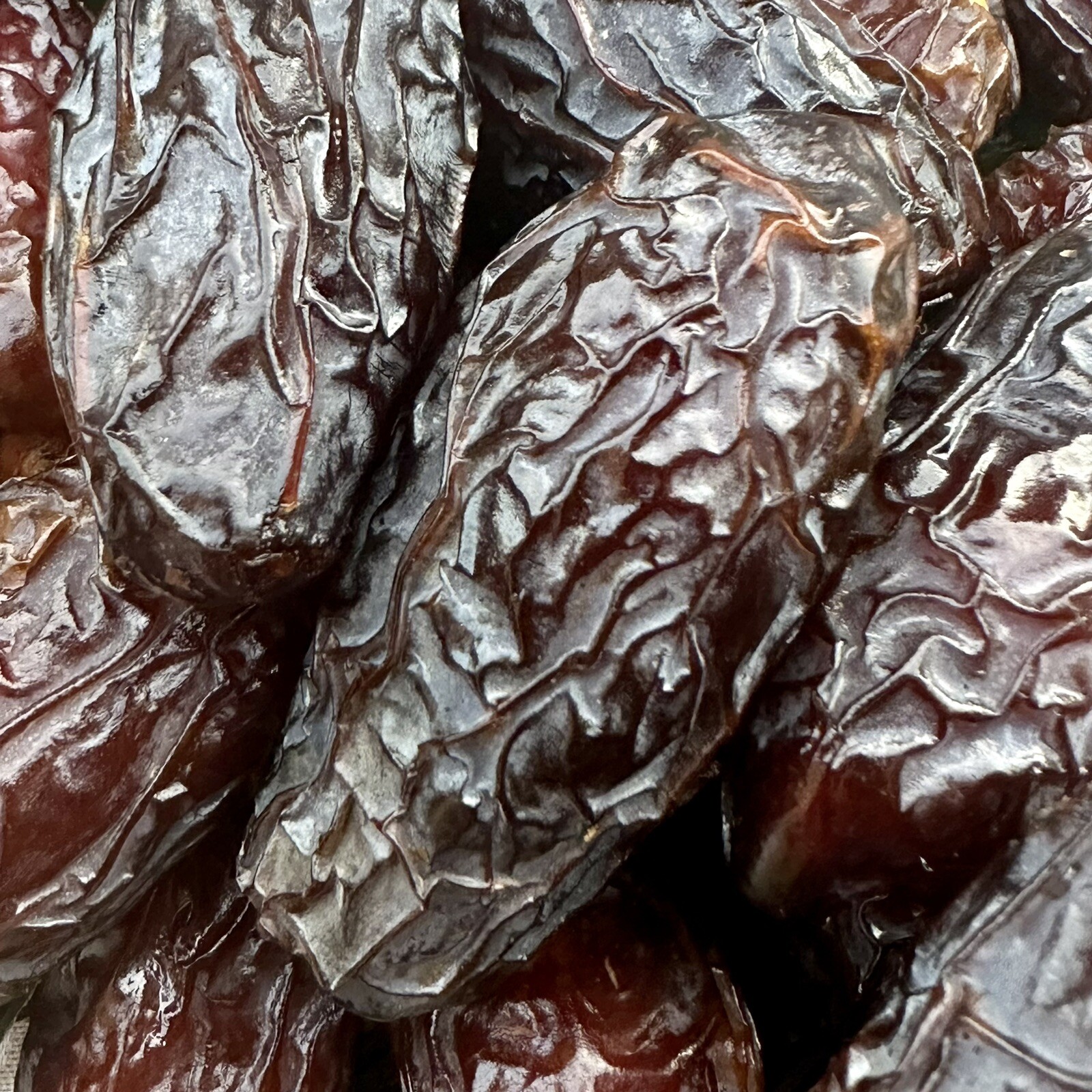 2x11LB-SUPER JUMBO MEDJOOL DATES. FRESH CALIFORNIA DATES. JUICY AND DELICIOUS.