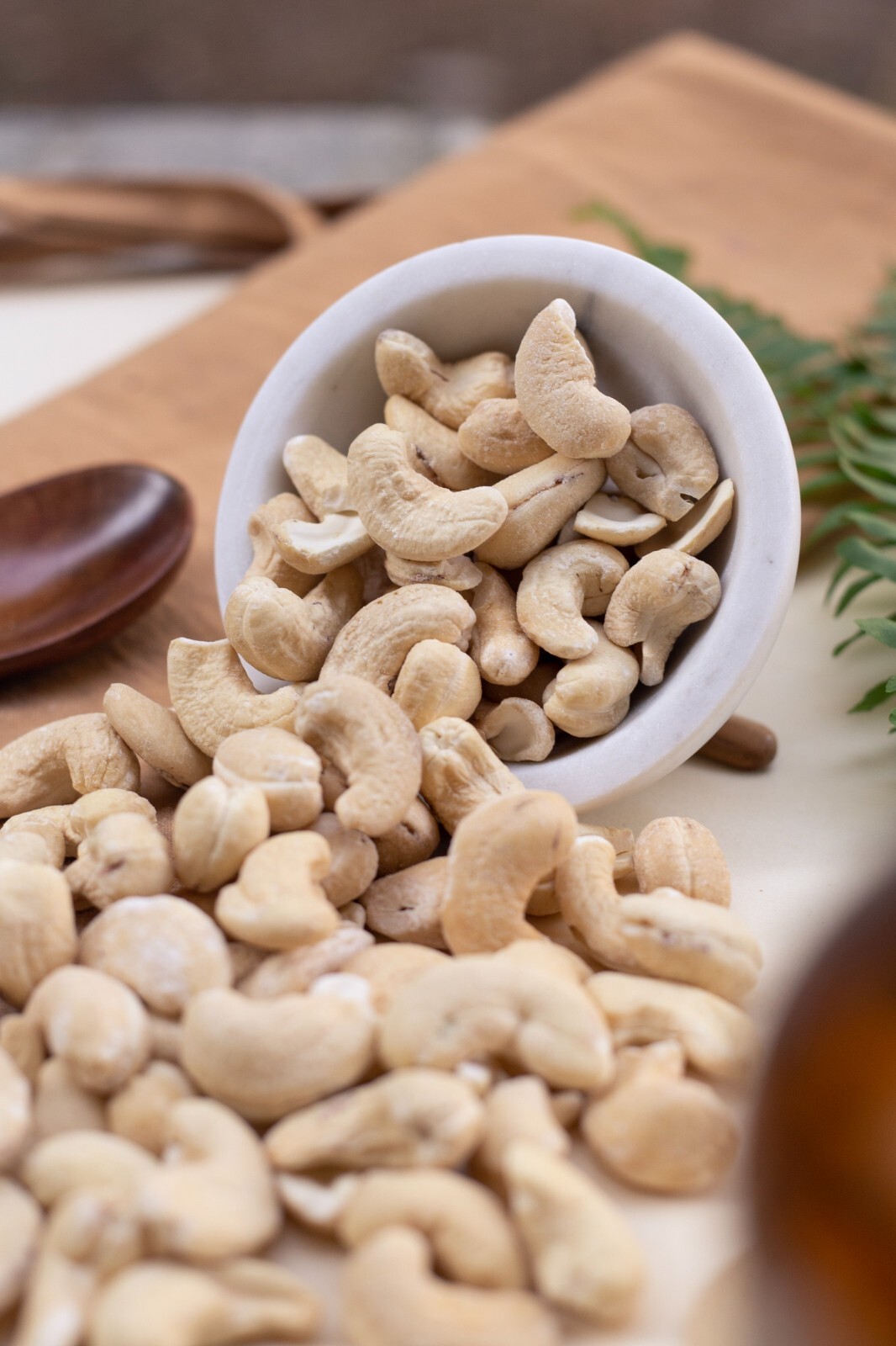 RAW ORGANIC CASHEW WHOLES -5 LB by beyond (Organic, Non-GMO, Fairtrade,