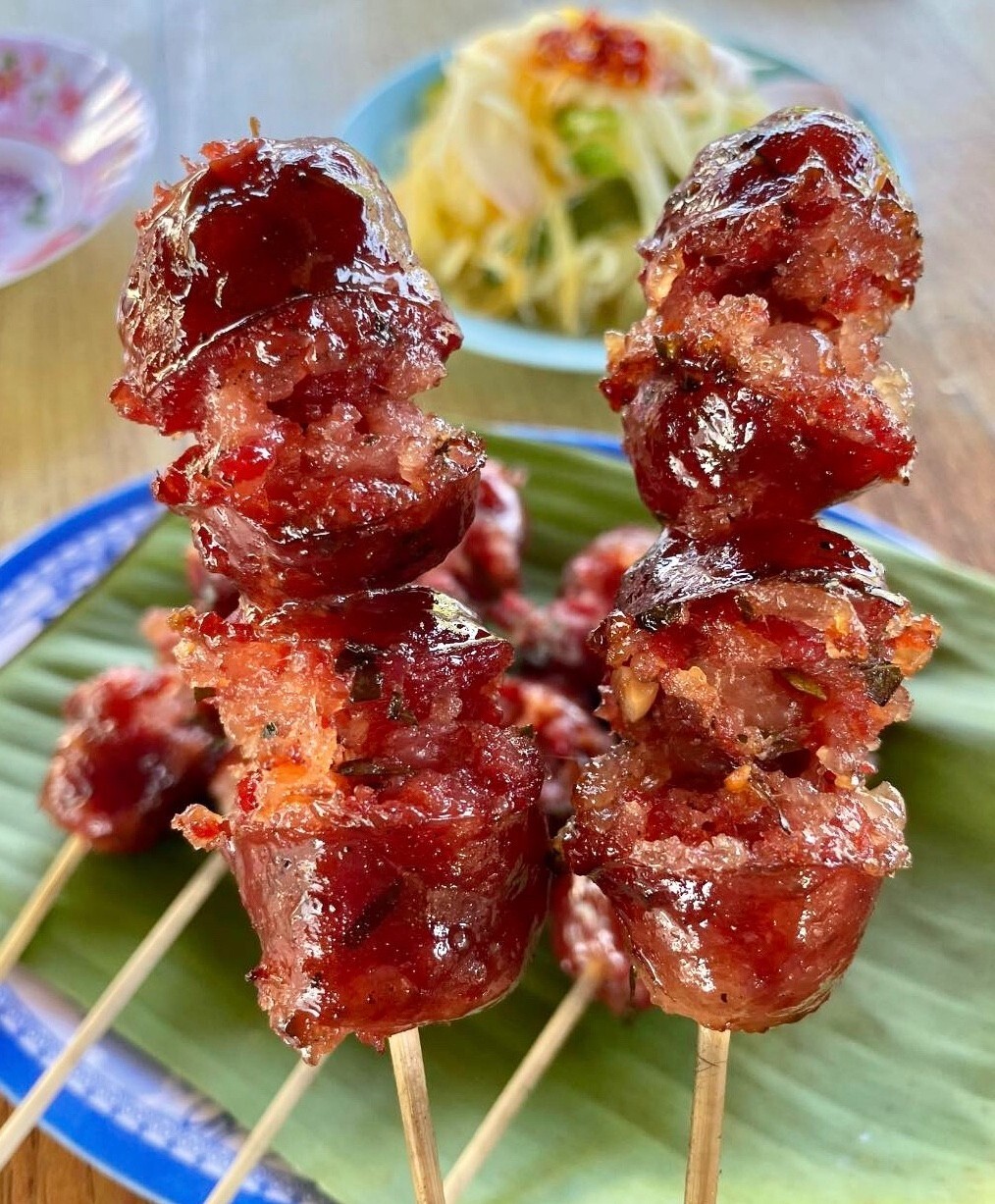 Asian Beef Sausage/ A pack of 6 oz x 10 packs/ សាច់ក្រកគោ/ ខ្វាគោ/ Made in USA