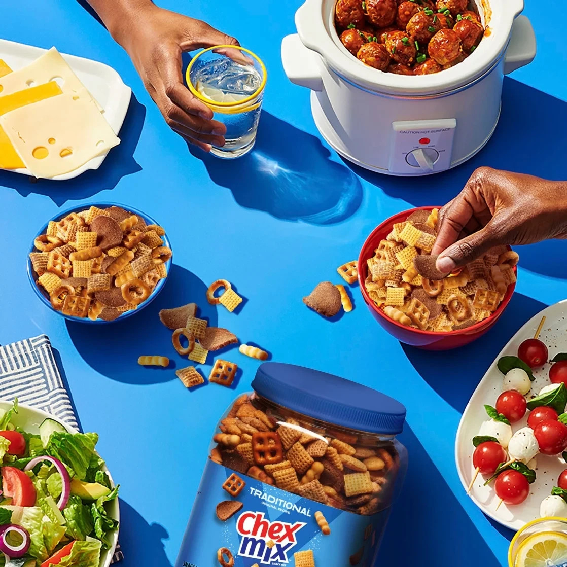 Chex Mix Traditional Original Recipe Snack Mix, Snacks, Tub, 20 oz