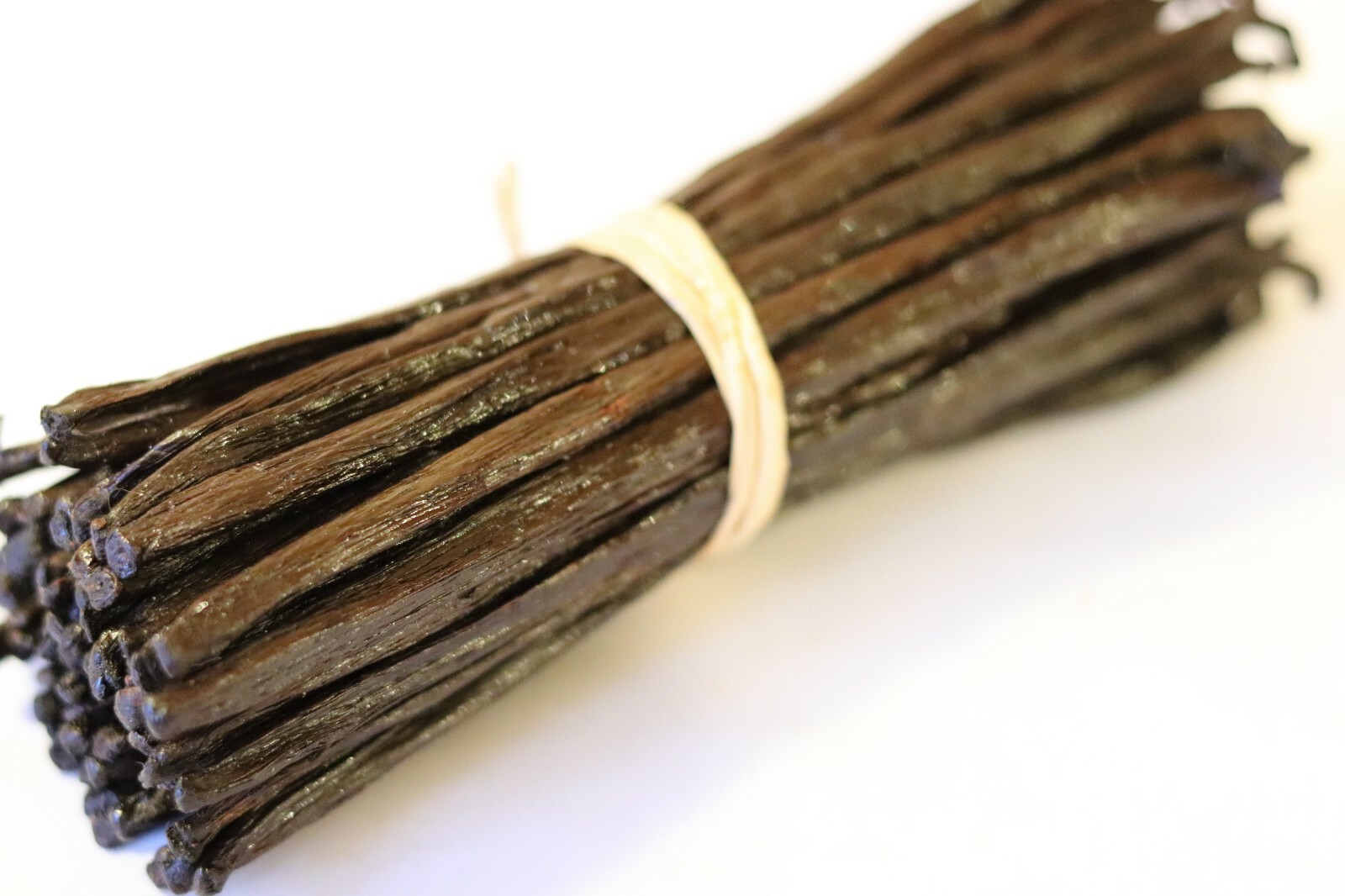 5 BOURBON VANILLA BEANS-PODS FROM NEW HARVEST OF MADAGASCAR 5-6″